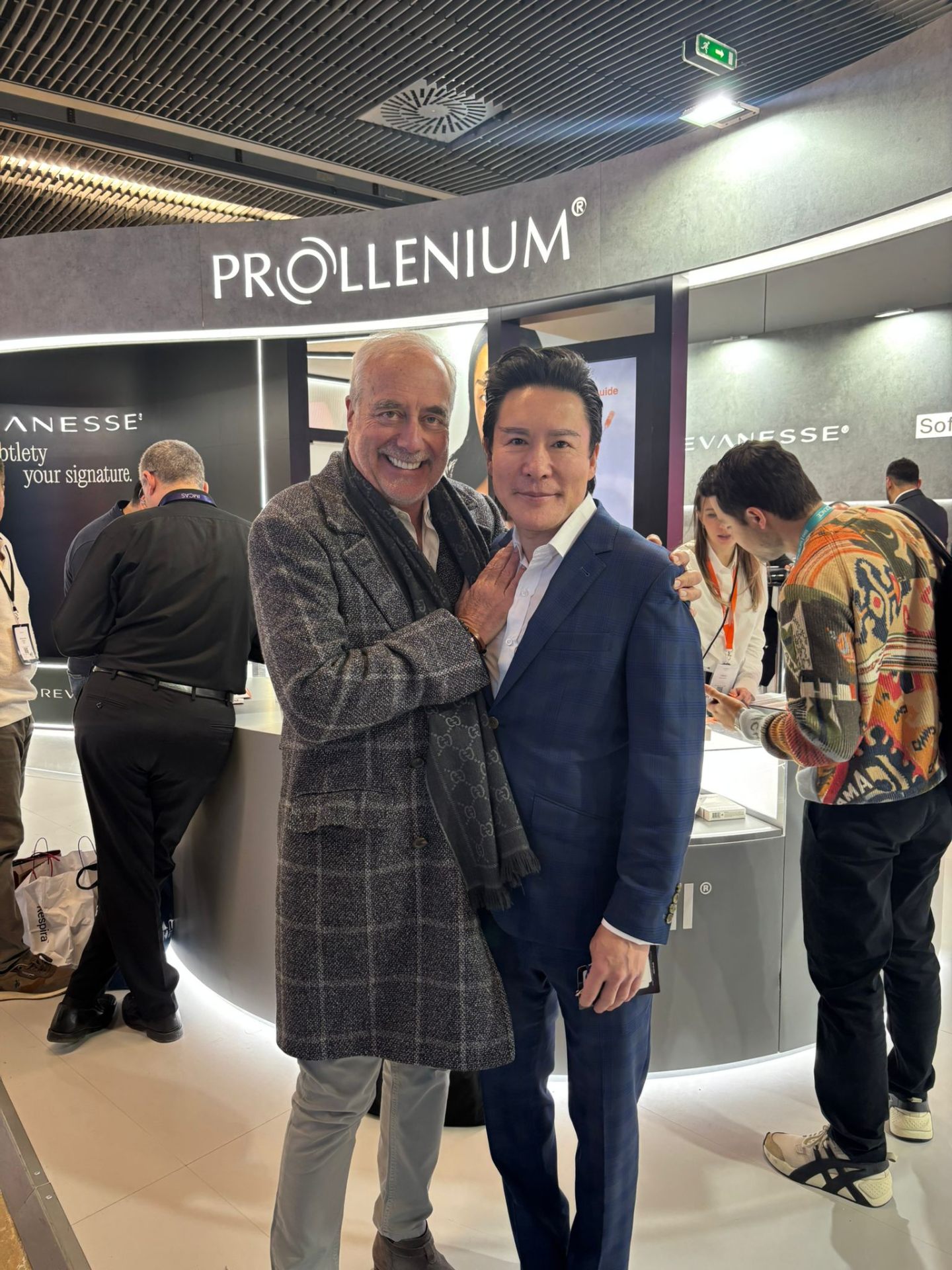 Dr. Shawn Seit at IMCAS World Congress 2026: Shaping the Future of Aesthetics in Paris - Photo 6